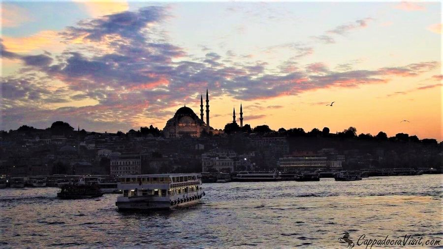 Красивый закат в Стамбуле
