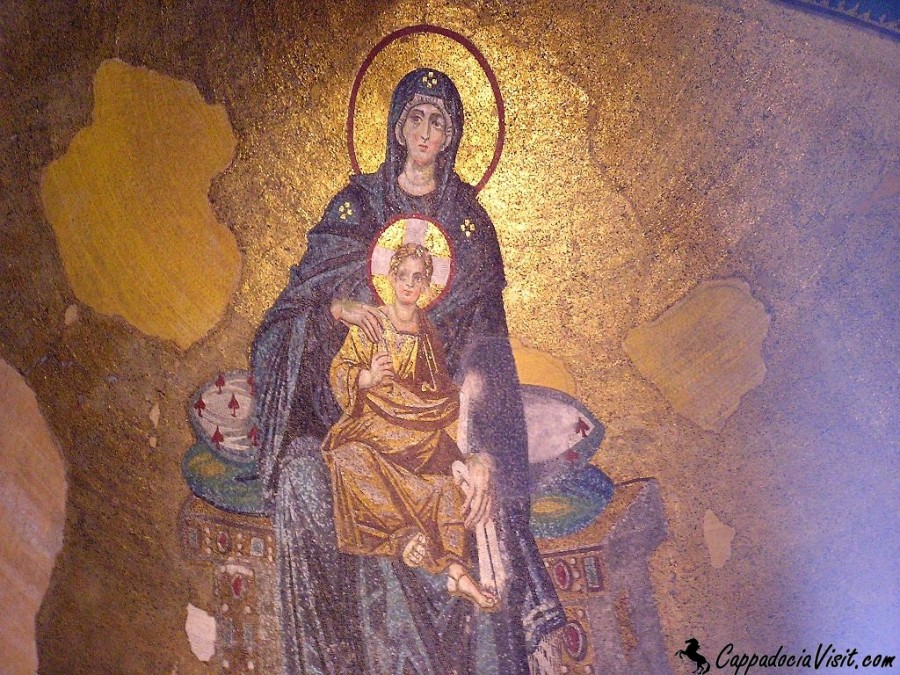 Мозаика апсиды Святой Софии: Богородица на престоле с Младенцем Христом