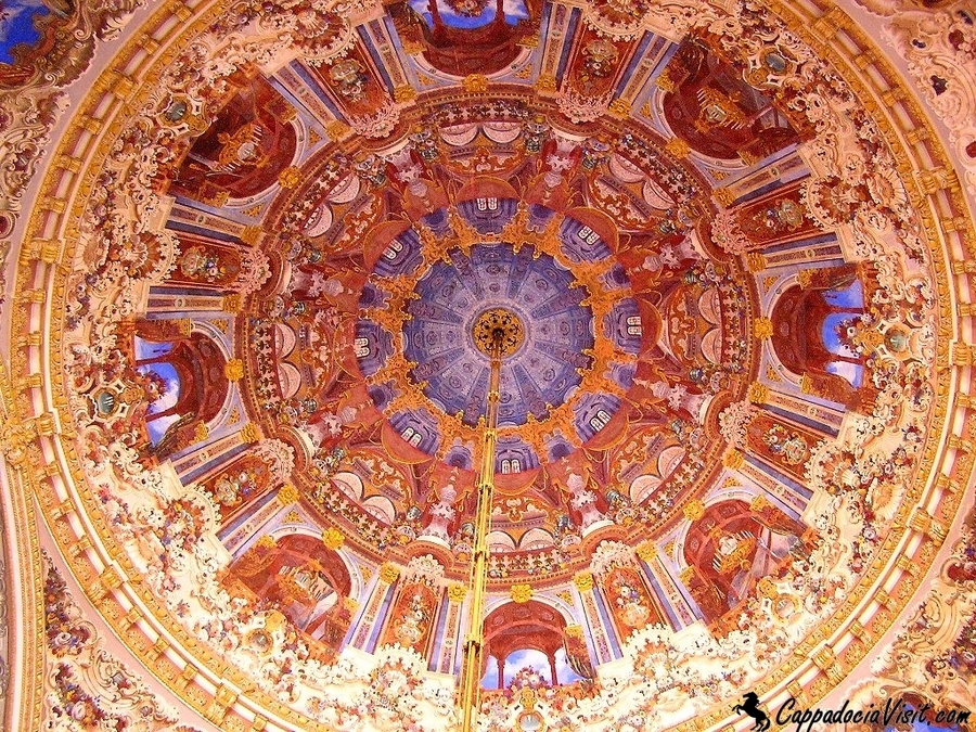 Купол большого зала Долмабахче