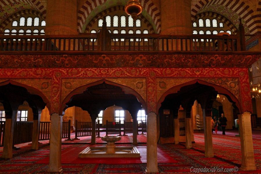 Султанская ложа (хюнкар махфили) мечети Селимие