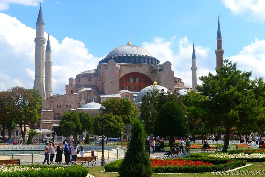 Самая популярная достопримечательность Стамбула - Собор Святой Софии