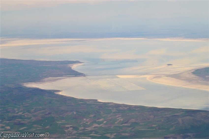 Вид на озеро Туз с самолёта